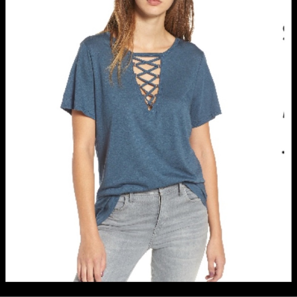 Socialite Grommet Lace-Up Tee Teal M